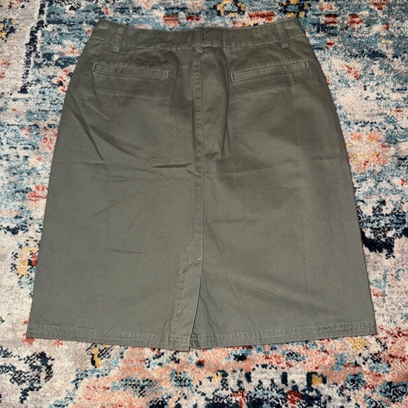 L.L. Bean Olive Utility Skirt
Size 6 - Picture 2 of 3